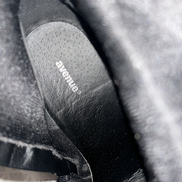 Women’s Faux leather plus size boots - Picture 4 of 7